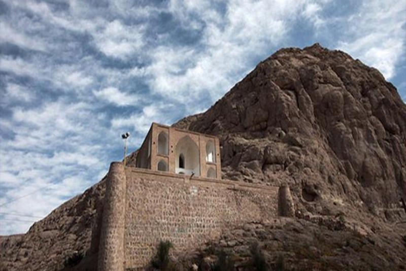 اتمام زیباسازی بنای تاریخی تخت درگاه قلی&zwnj;بیگ