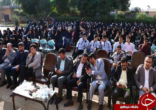 زنگ کتاب و کتابخوانی در مجتمع آموزشی مدارس شهید چمران اهواز به صدا در آمد