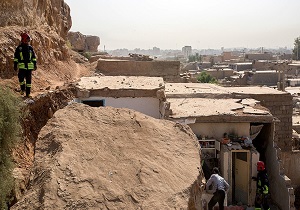 خطر در کمین منبع آب / احتمال ریزش کوه    