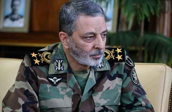 فرمانده کل ارتش از تیپ ۱۲۳ متحرک هجومی مستقر در قصرشیرین بازدید کرد