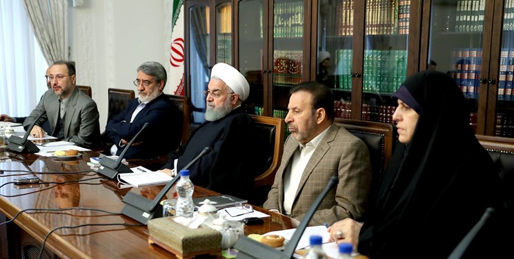 بزرگ‌نمایی‌ مشکلات و ایجاد ناامیدی، ظلم به مردم است