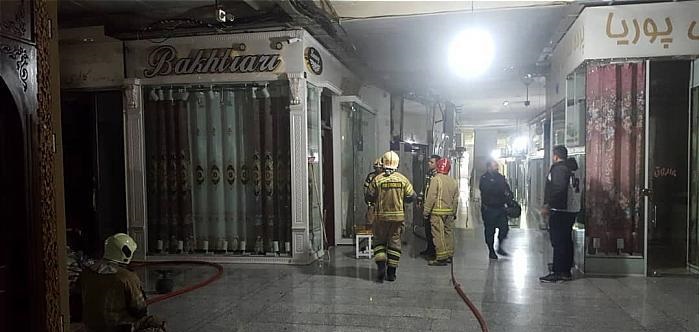 فروشگاه پارچه و پرده در آتش سوخت