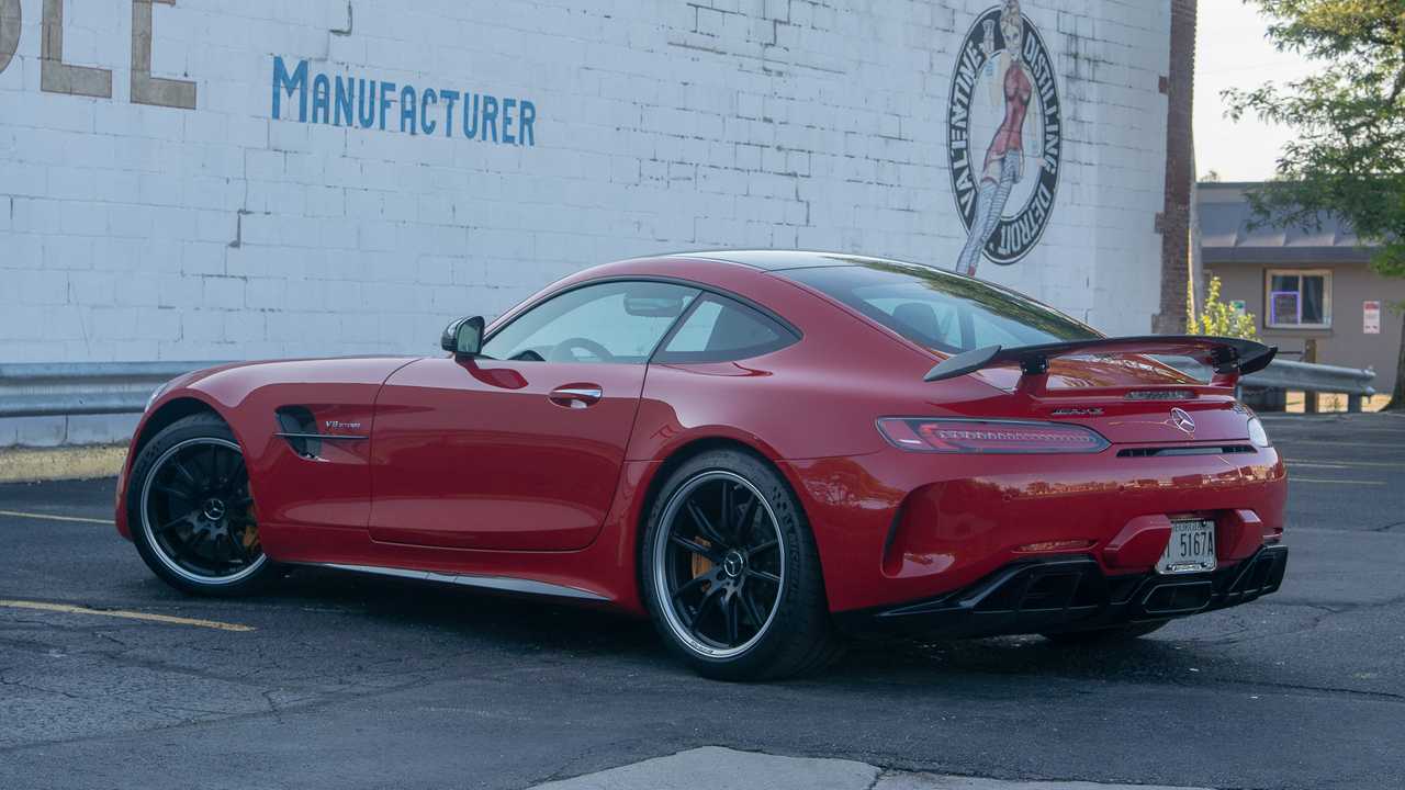 بررسی نسخه 2018 اتومبیل سوپراسپورت Mercedes-AMG GT +تصاویر