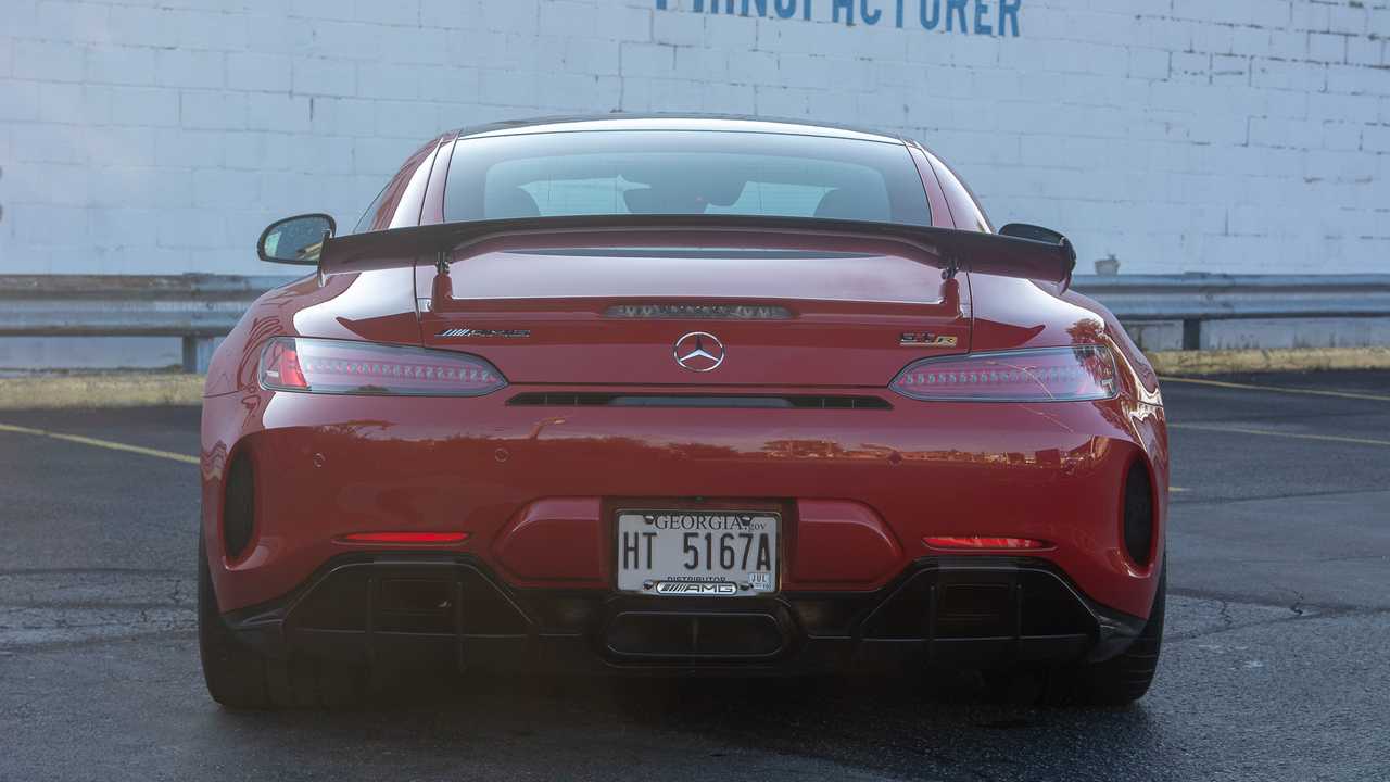 بررسی نسخه 2018 اتومبیل سوپراسپورت Mercedes-AMG GT +تصاویر