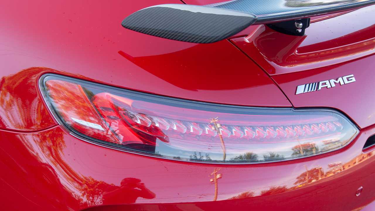 بررسی نسخه 2018 اتومبیل سوپراسپورت Mercedes-AMG GT +تصاویر