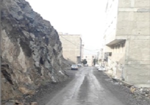 خطر ریزش کوه در شهرک "جهان‌نما" + فیلم
