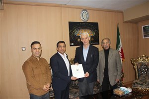 اهدای حکم سرپرستی فدراسیون کشتی به بنی تمیم توسط اسبقیان