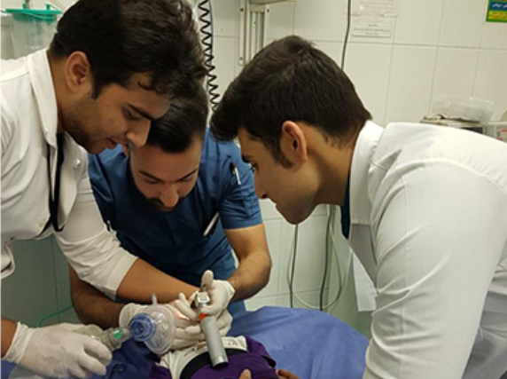 نجات کودک ده&zwnj;ماهه از خفگی در برازجان