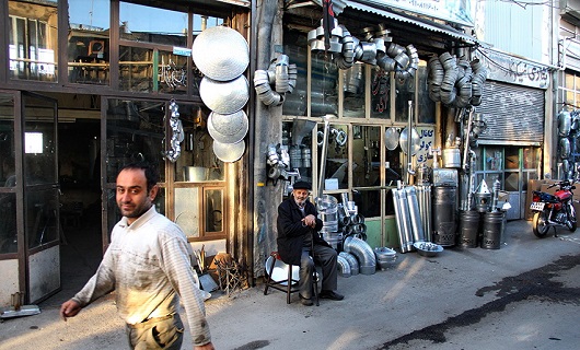 آخرین بازمانده هنر حلبی&zwnj;ساز همدان