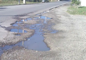 جدول‌کشی نامناسب جوی آب در شهرک ویلاشهر + فیلم