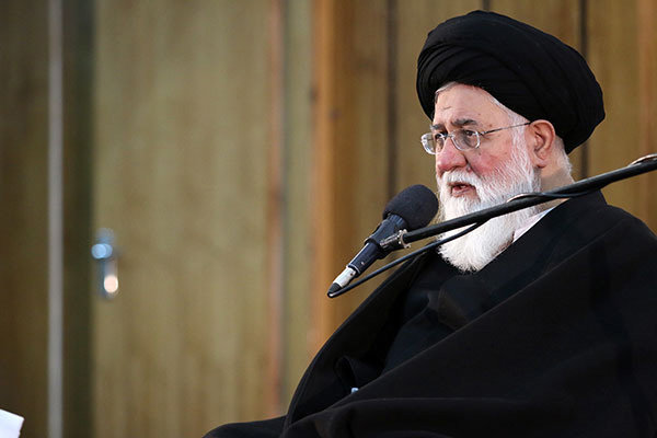 اسلام در زمان های گذشته محبوس و زندانی بود/استکبار با تمام قدرت خود در پی نابودی اسلام است
