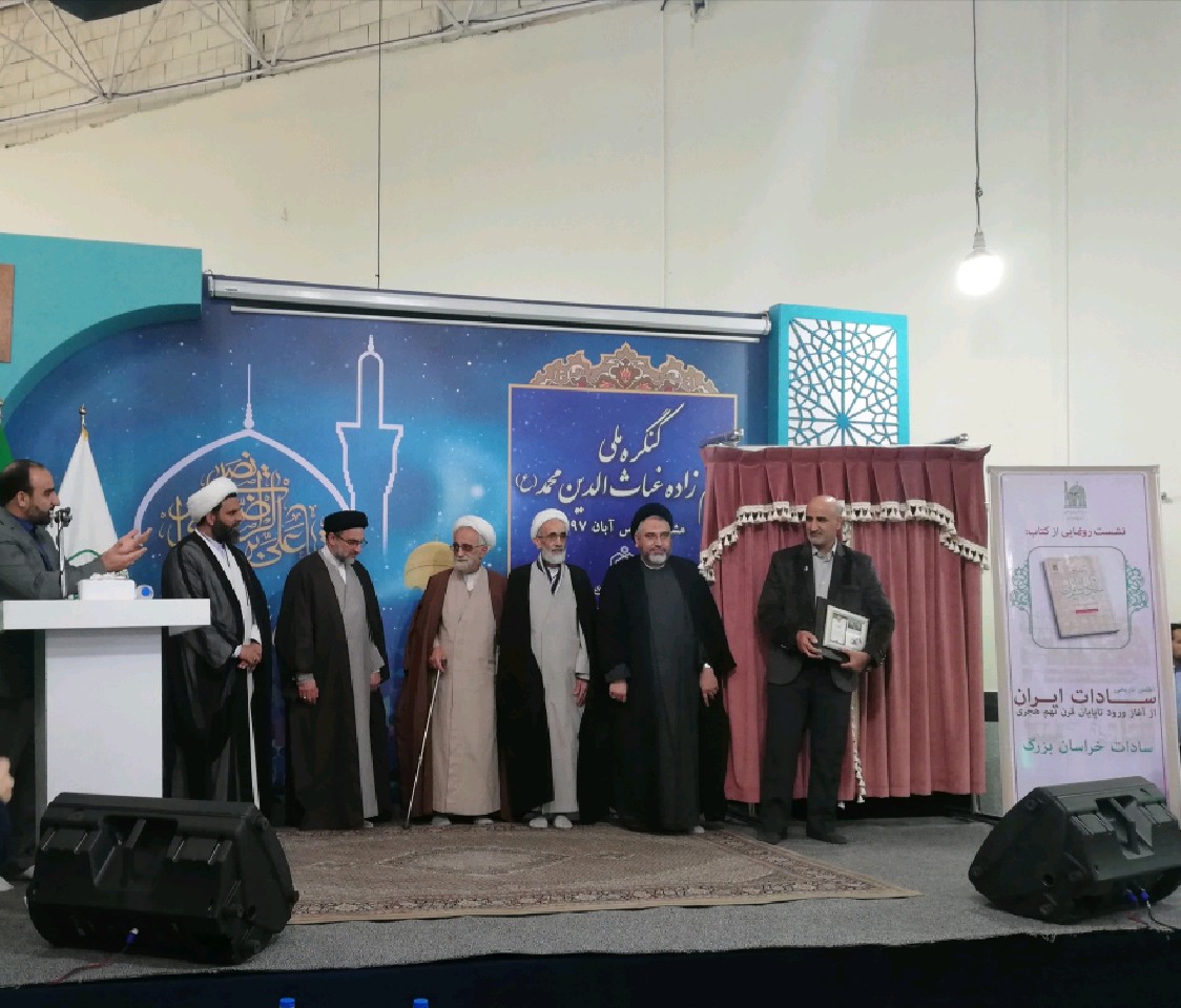 به دنبال امامزاده سازی نیستیم