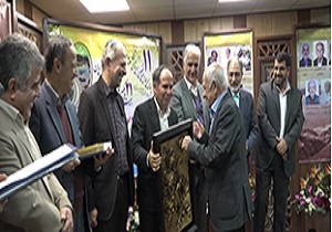 تجلیل از نخبگان زمین شناسی در قم
