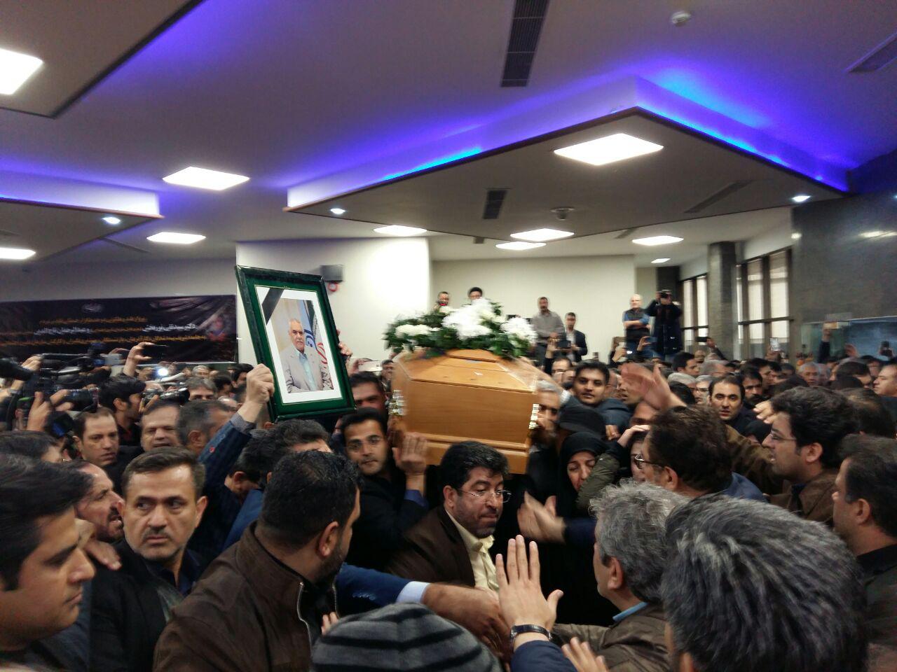 مراسم تشییع پیکر مدیرعامل و معاون پارلمانی سازمان تأمین اجتماعی برگزار شد