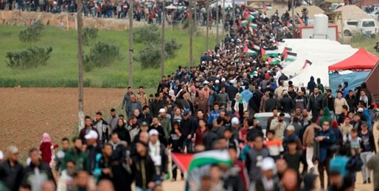 حضور گسترده فلسطینی‌ها در راهپیمایی بزرگ بازگشت در غزه/ شهادت ۲ فلسطینی در تیراندازی نظامیان صهیونیست