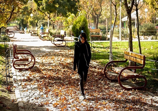 دورهمی های پاییزی جوانان در تبریز/خیابان های اصلی که بخشی از دلخوشی های پاییزی جوانان شهر را رقم می زند