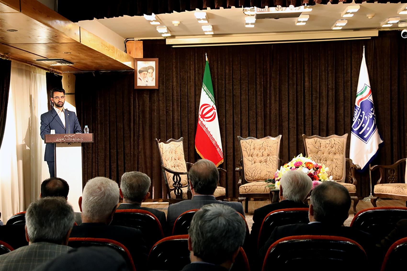 تاریخ شفاهی وزارتخانه خون دلهایی است که طی چهل سال گذشته برای برقراری ارتباطات کشیده شده است