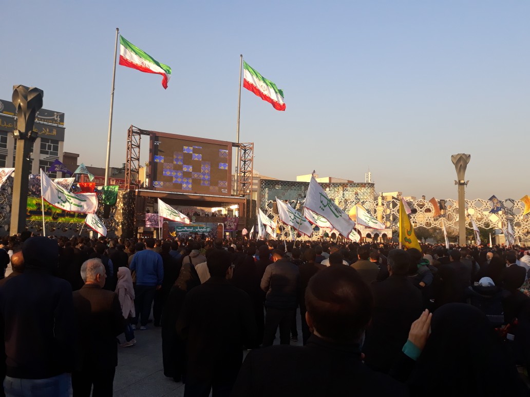 اجتماع بزرگ مردمی بیعت با امام زمان (عج) در میدان امام حسین(ع)/رائفی پور: اسرائیل توانایی مقابله با موشکهای ایرانی را ندارد