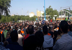 واریز حقوق کارگران کارخانه نیشکر هفت تپه + فیلم