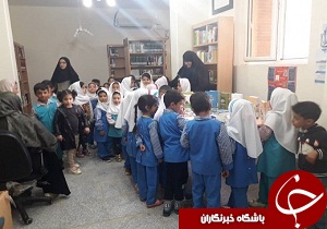 برگزاری نشست قصه گویی "صحبت نابجا" و "رابی و گرگ های ناقلا" در روستای ام المطیر اهواز
