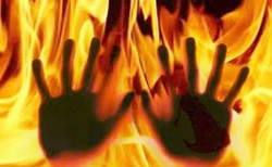 تهدید به خودسوزی پیمانکار در آموزش و پرورش/ مطالبات پیمانکار بررسی می شود