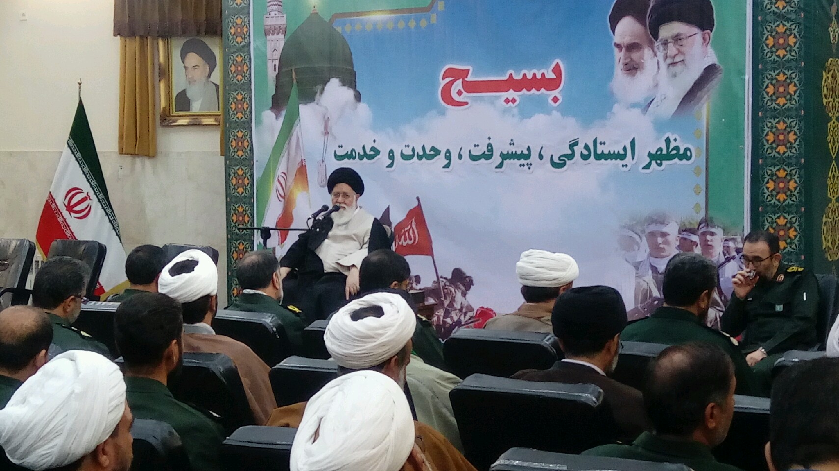 بسیج مظهر ایستادگی، پیشرفت، وحدت و خدمت است/خیلی از انسان هایی که در رکاب انقلاب بودند،اکنون آنها در میدان مخالف انقلاب ایستاده اند