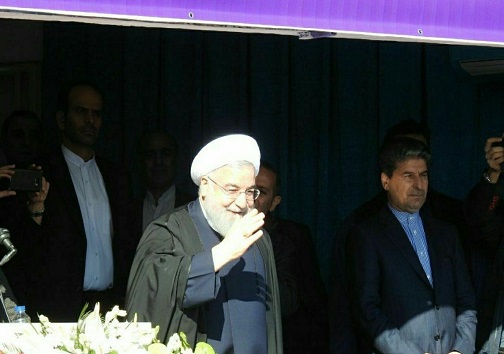 دشمنان هیچ غلطی نمی&zwnj;توانند بکنند و ما نفتمان را خواهیم فروخت / ورود کالا با ارز ۴۲۰۰ تومان از برنامه&zwnj;های سال آینده است/خشک شدن دریاچه ارومیه منجر به فاجعه بزرگی در غرب و شمال غرب کشور می شود