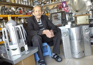 ماجرای برخورد با نوازنده&zwnj;های خیابانی چه بود/مدیران بازنشسته ای که هنوز بر صندلی ریاست تکیه داده اند/خبر خوش رئیس جمهور درباره کالاهای اساسی