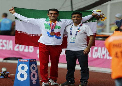 علی امیدی دارنده مدال برنز جاکارتا اندونزی: خوشبختانه دو و میدانی معلولین و جانبازان شناسنامه استان خوزستان است.