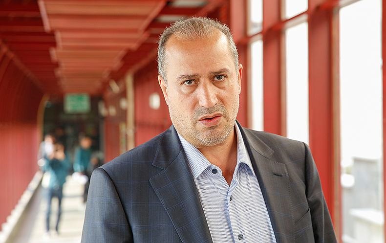 تاج:مشکل برخی افراد ندانستن نیست،آنها نمی خواهند بدانند/ دلیل انتشار فیلم 90 از سوی نماینده مجلس را نمی دانم/ من و اعضای هیئت رئیسه حقوق نمی گیریم