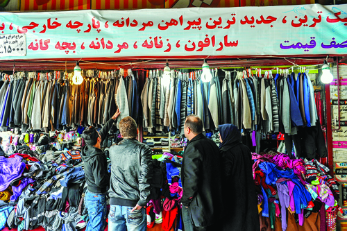 چرا برخی مغازه‌های شهر با تابلوی ارزان‌سرا فعالیت می‌کنند؟