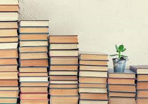 کتابخانه های که &laquo;بی&raquo;کتاب خوانی خاک میخورند/بی رغبیت مردم به کتاب وکتاب خوانی