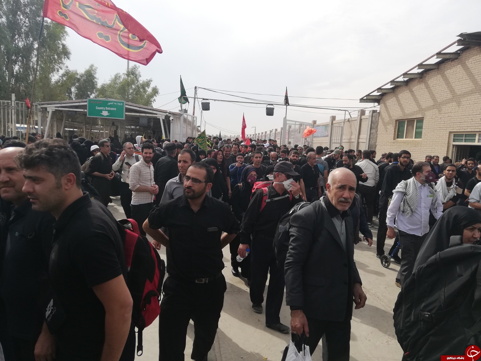 لحظه به لحظه با زائران در مرز مهران+تصاویر