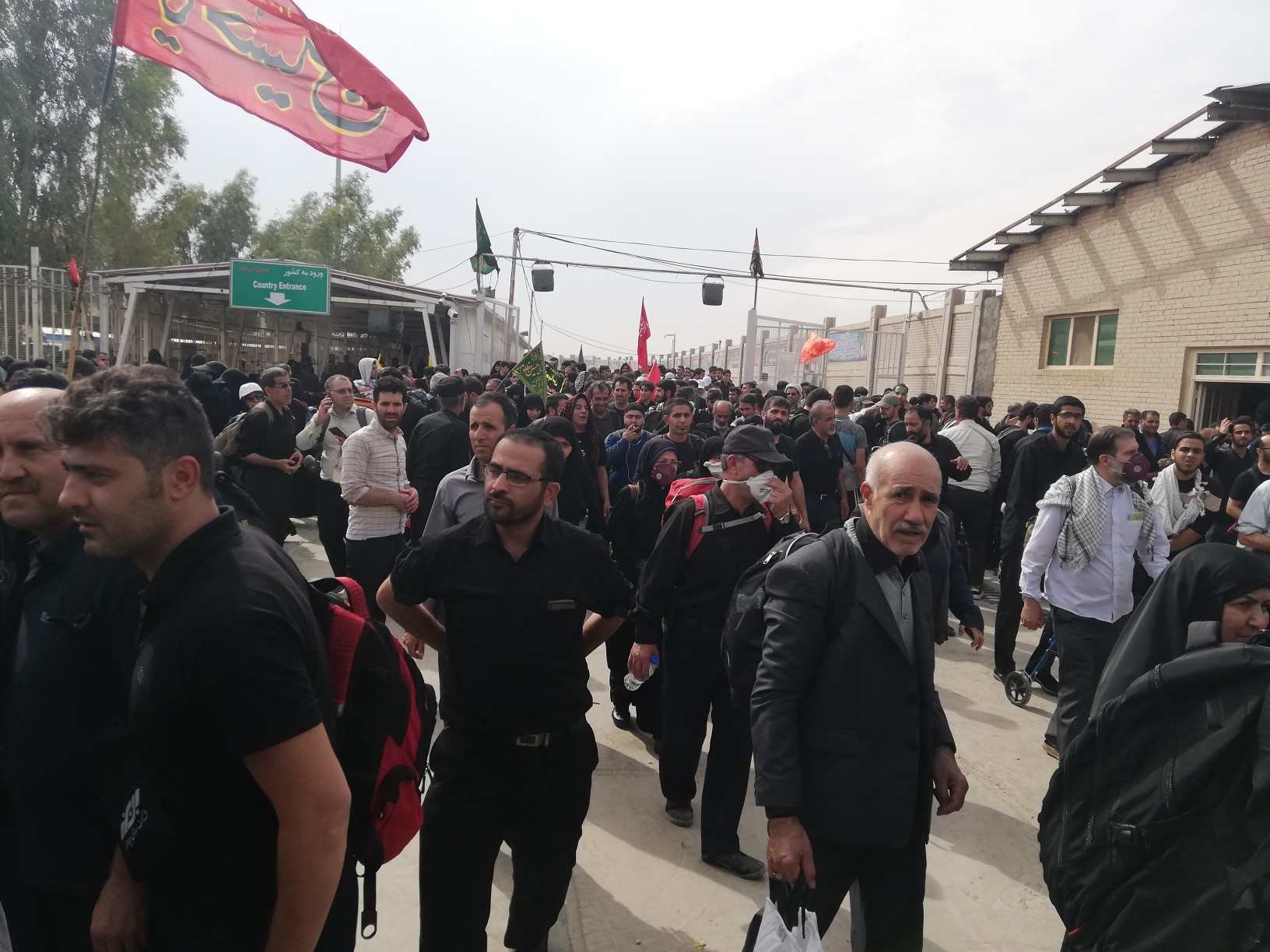 عبور بیش ۱۴۰ هزار زائر از مرز بین المللی مهران/ مهران امسال متفاوت با مهران سال گذشته