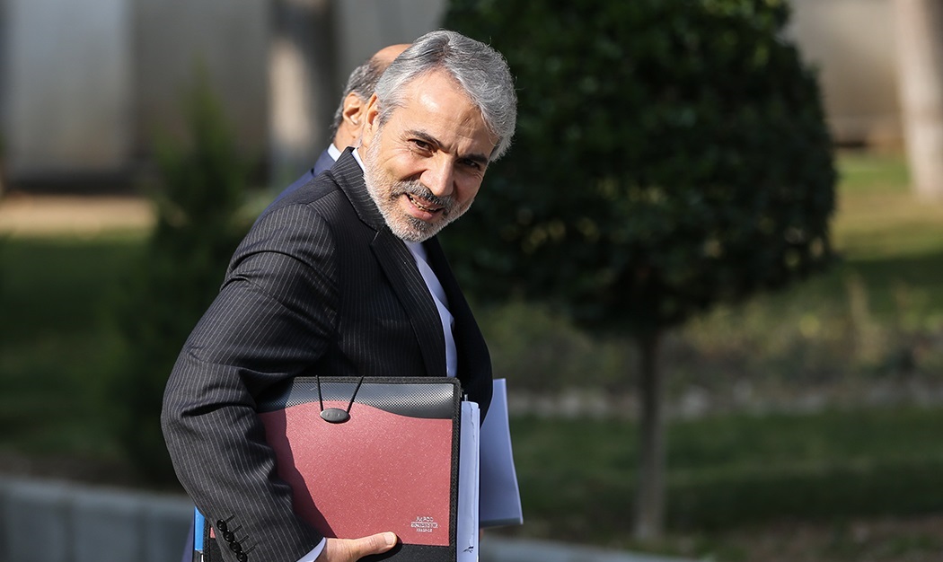 باید منابع بودجه سال ۹۸ بسیار مطمئن باشد