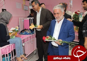 اهدا کتاب به بیماران به مناسبت هفته کتاب