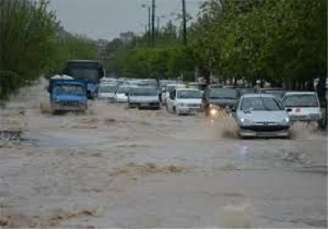 بارش باران و لغزنده بودن جاده‌ها و هشدار پلیس راه لرستان به رانندگان