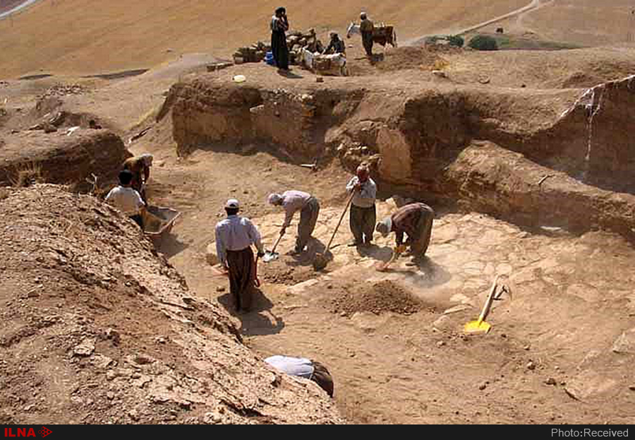 ماجرای بیرون&zwnj;زدن کله اسکلت از ساختمان های تازه ساز در یزد!