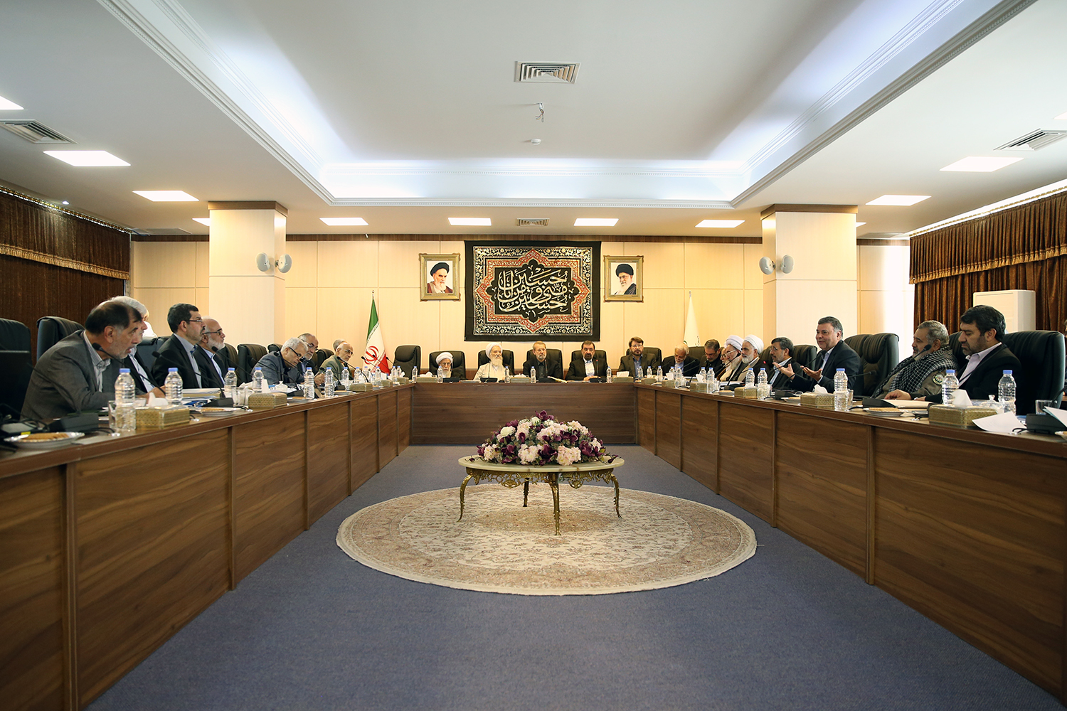 نظارت بر سیاستهای کلی نظام از سوی رهبری به مجمع تشخیص مصلحت نظام تفویض شده است نظارت بر سیاستهای کلی نظام از سوی رهبری به مجمع تشخیص مصلحت نظام تفویض شده است