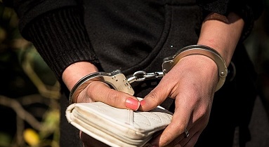 سارق فروشگاه حین سرقت دستگیر شد