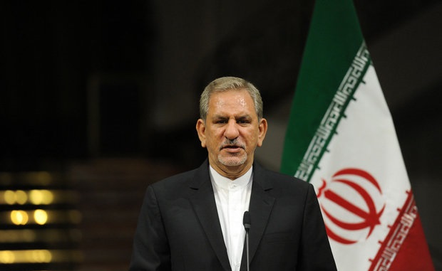 صادرات نفتکان نباید از یک میلیون بشکه کمتر شود/نفت ایران هیچ جایگزینی ندارد/ امروز بی سابقه&zwnj;ترین ذخایر اسکناس در جمهوری اسلامی را داریم