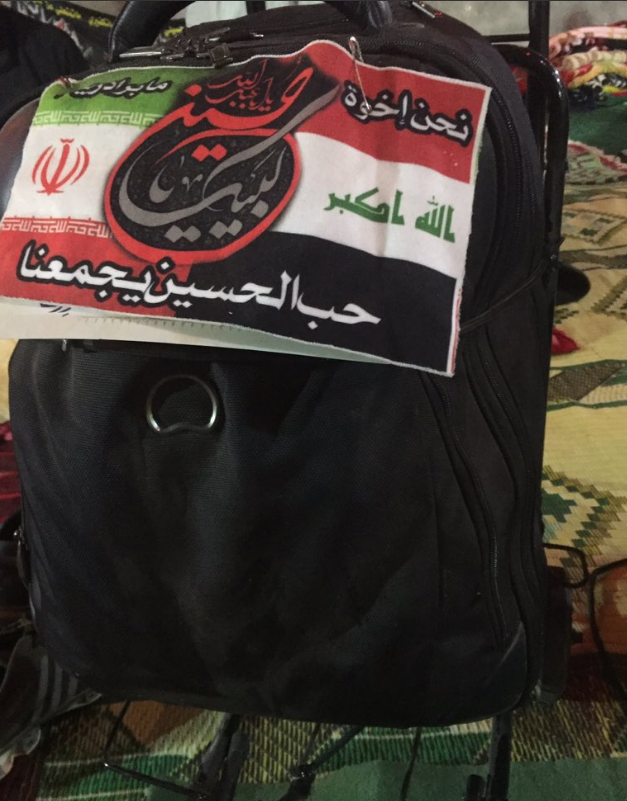 کوله نوشته&zwnj;های زائران راهپیمایی اربعین +تصویر