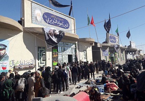 موکب آیت الله تبریزی تاشب اربعین حسینی (ع)خدمت رسانی می کند