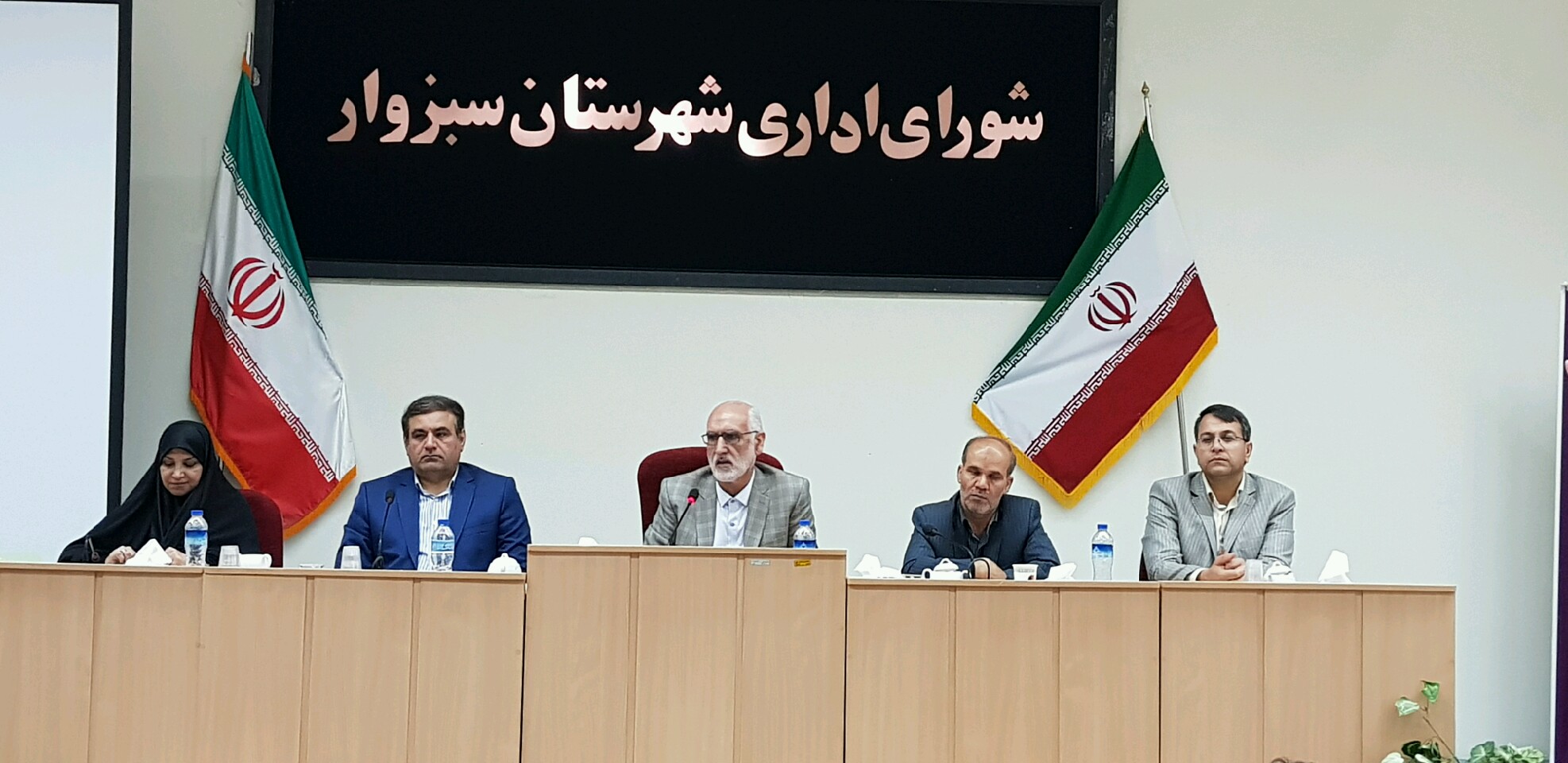 تحریم ۱۳ آبان دروغ محض است