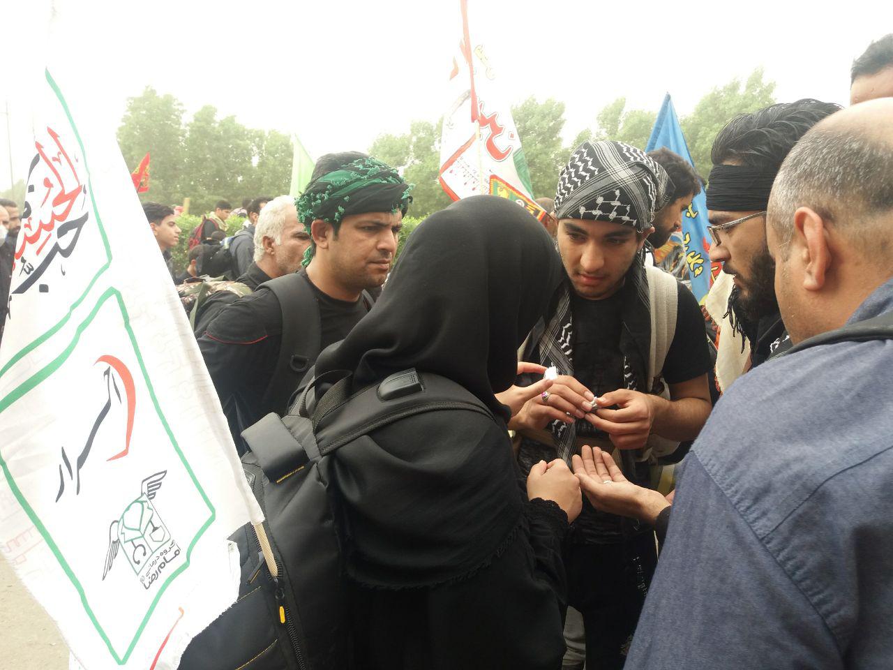 خدمت&zwnj;رسانی سیار پزشکان در مسیر راهپیمایی اربعین