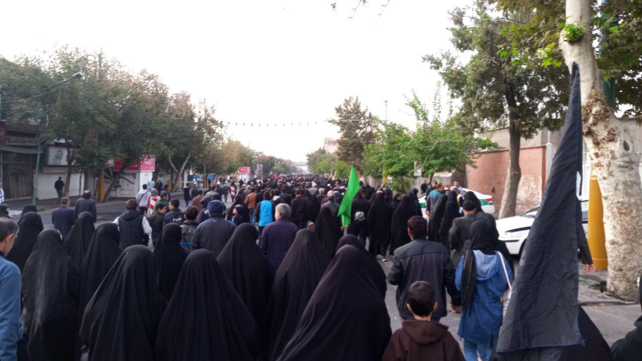 آغاز مراسم راهپیمایی جاماندگان اربعین در تهران/ ندای لبیک یا حسین طنین انداز شد+ تصاویر