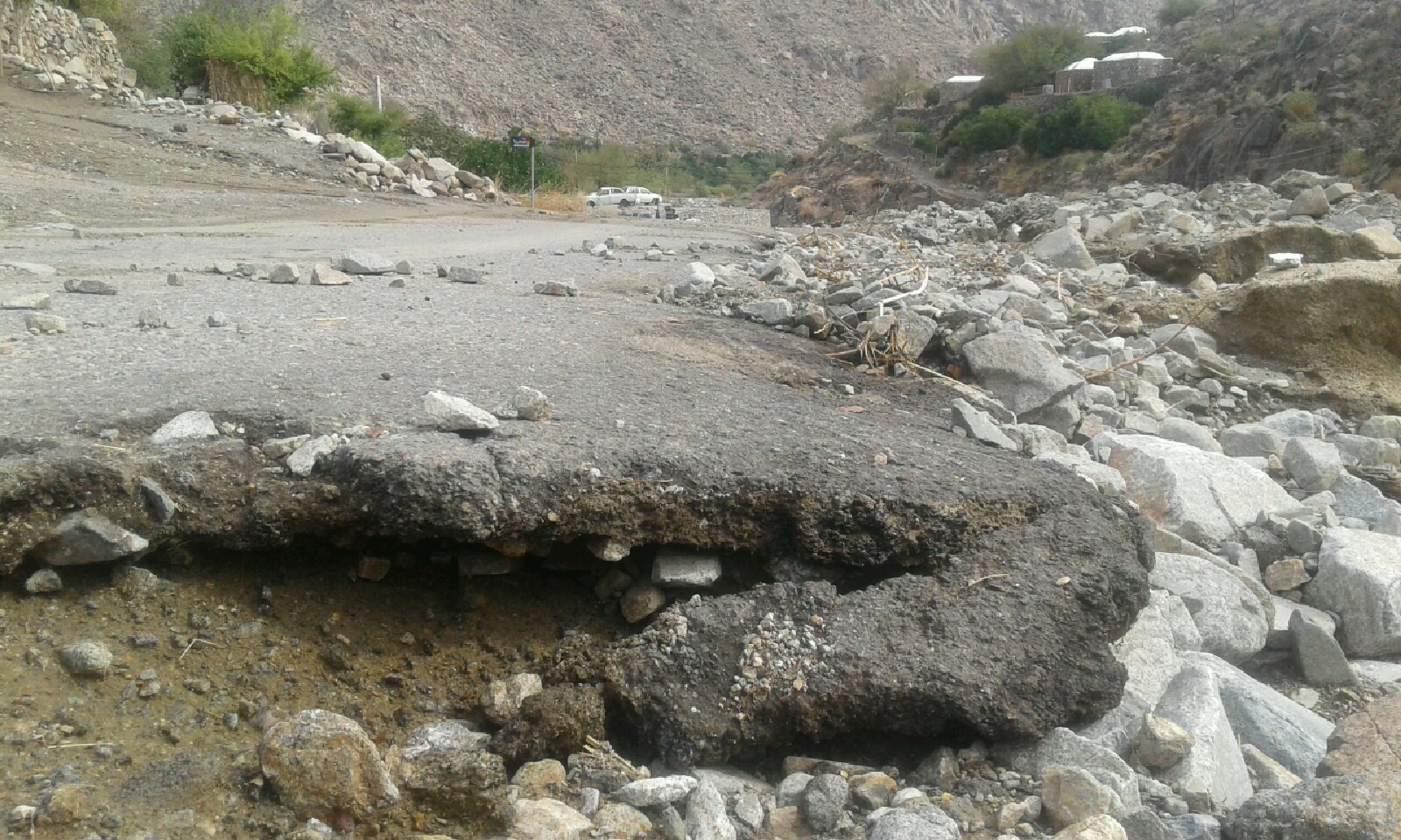 وقوع سیل در روستای میجان از توابع بخش جبالبارز شهرستان جیرفت خساراتی به بار آورد