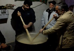 مراسم حلیم‌پزان در شب اربعین حسینی + فیلم