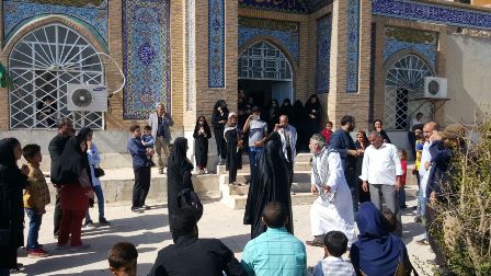 همراهی زائران اربعین با سوگواره تئاتر خیابانی ایثار