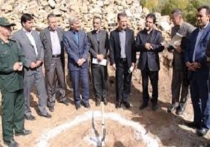 کلنگ دبستان دو کلاسه روستای گرماش سنندج بر زمین زده شد